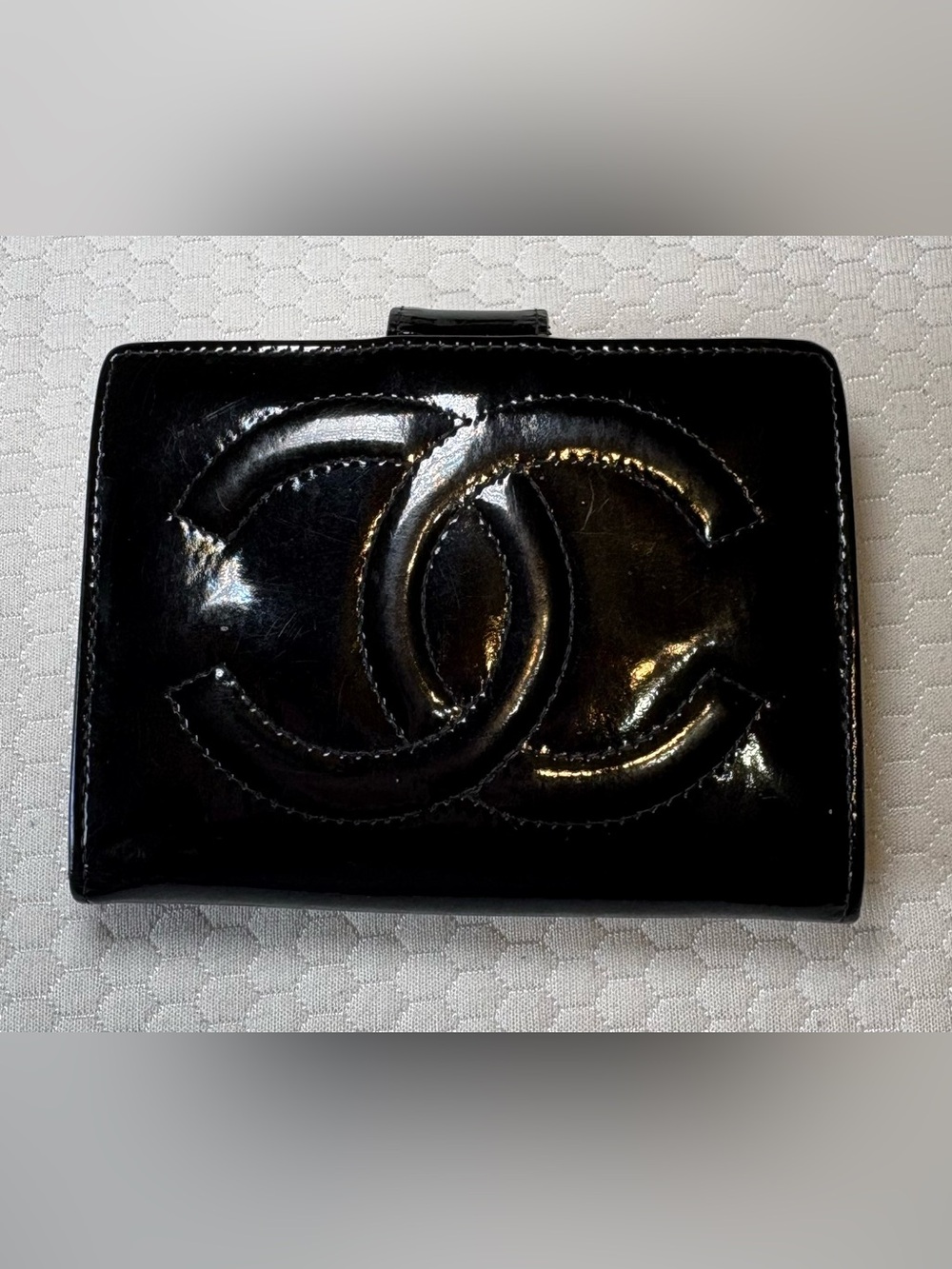 CHANEL Black Glossy Patent Leather CC Logo Wallet